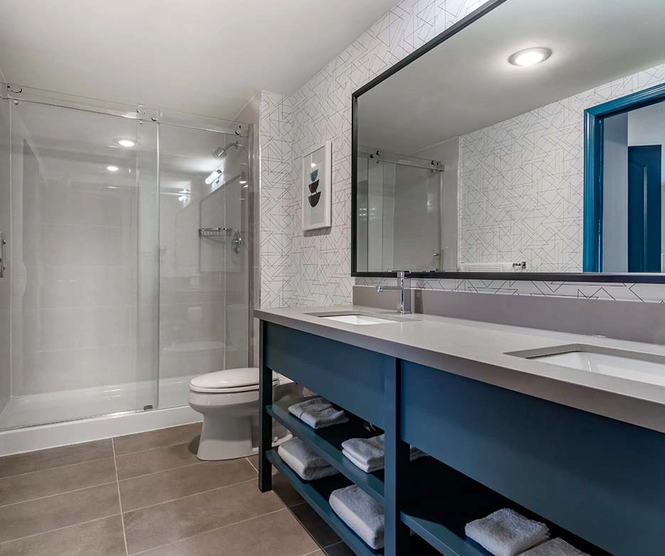JUNIOR EXECUTIVE SUITE