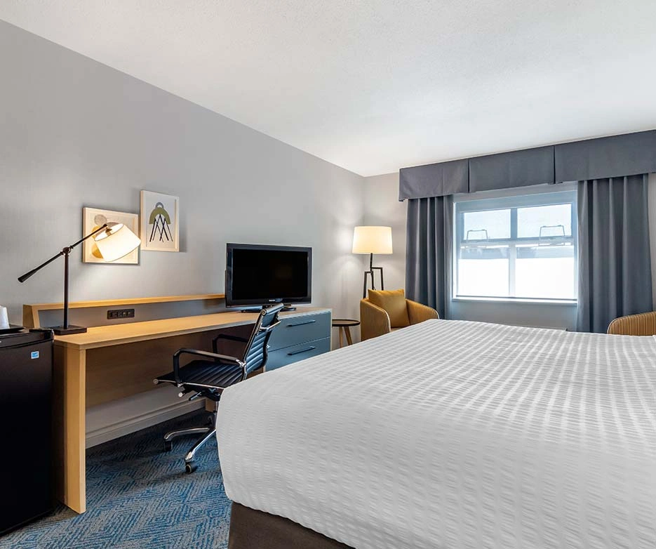 TWO QUEEN ROOM